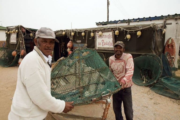 Dringende ondersoek na politieke inmenging in vissersbedryf noodsaaklik