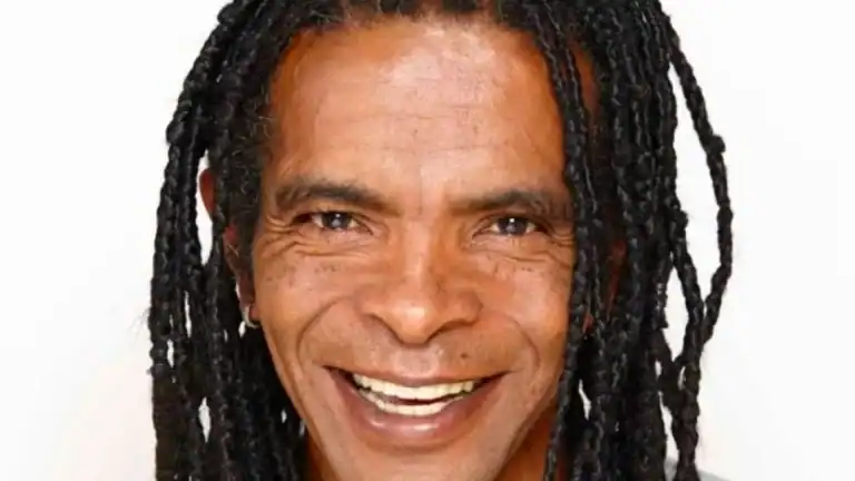 KAAPSE FORUM HULDIG AKTEUR SOLI PHILANDER